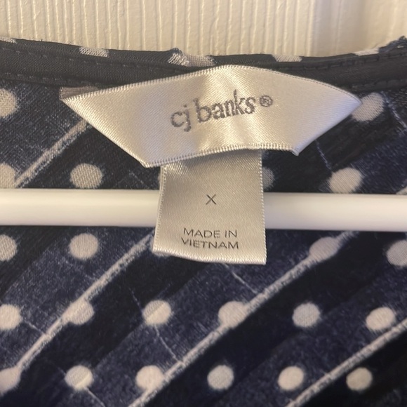 CJ Banks Navy Polka Dot Sleeveless Top X - Picture 3 of 4